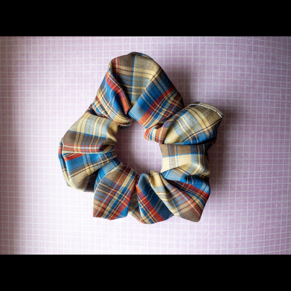 Large Plaid Scrunchie